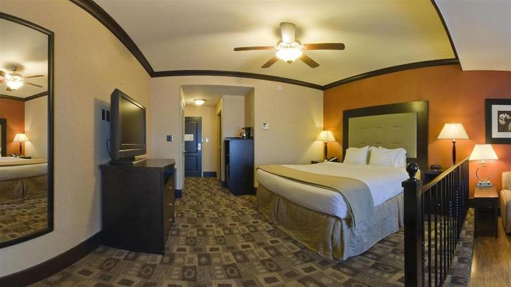 Holiday Inn Express Hotel & Suites Columbia-Fort Jackson By Ihg Εξωτερικό φωτογραφία