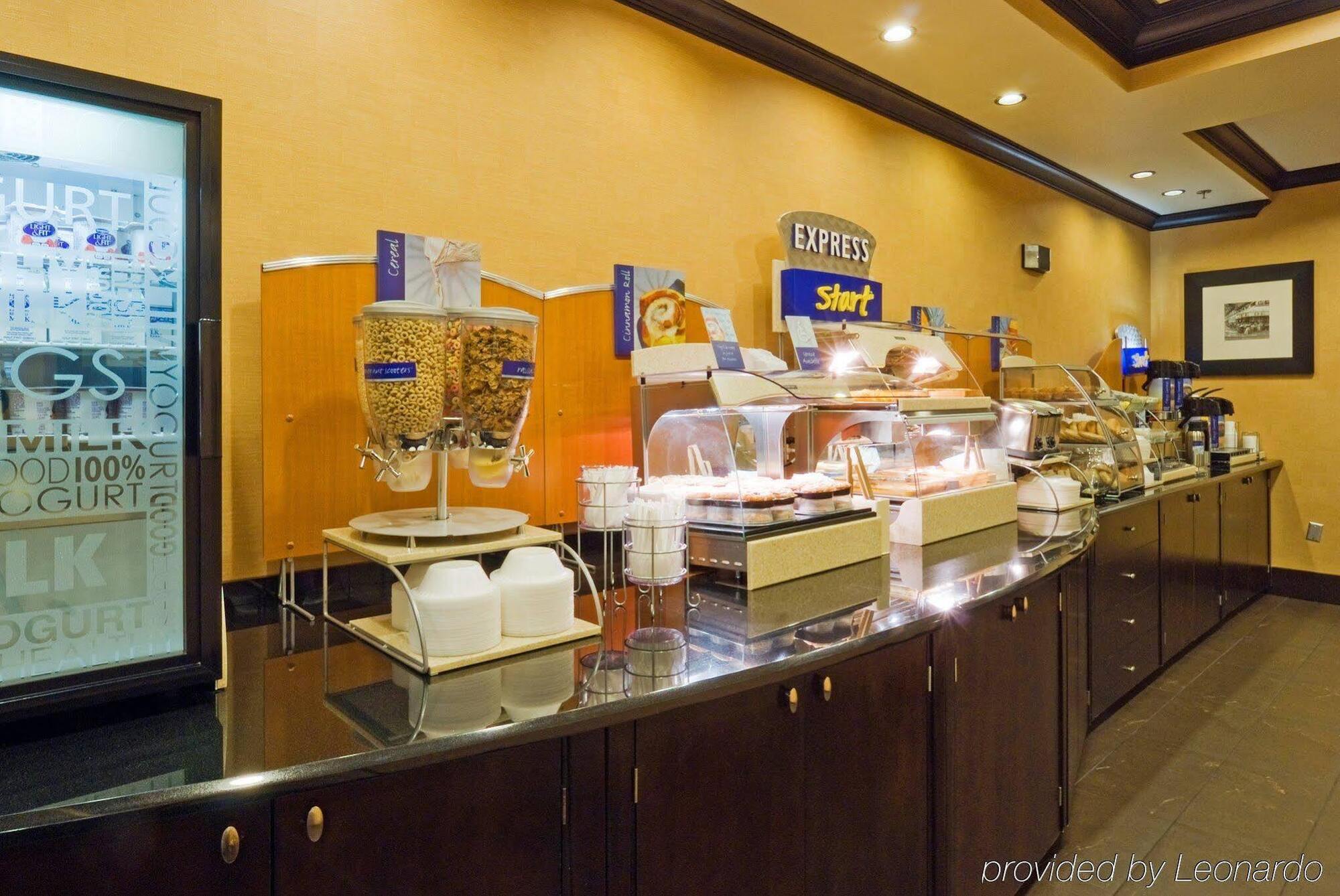 Holiday Inn Express Hotel & Suites Columbia-Fort Jackson By Ihg Εξωτερικό φωτογραφία