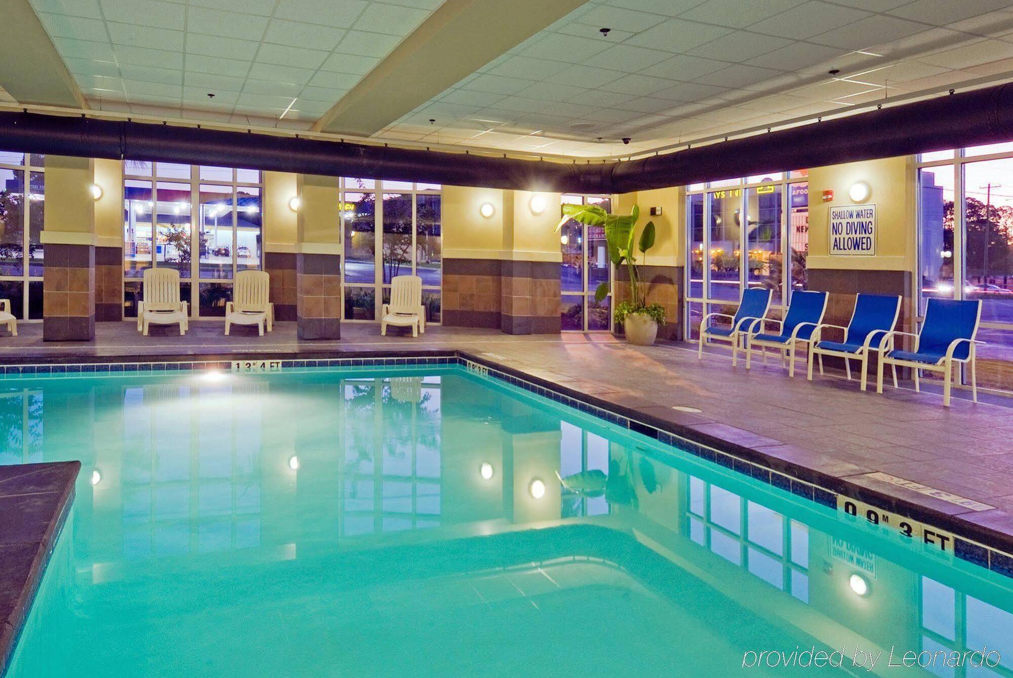 Holiday Inn Express Hotel & Suites Columbia-Fort Jackson By Ihg Εξωτερικό φωτογραφία
