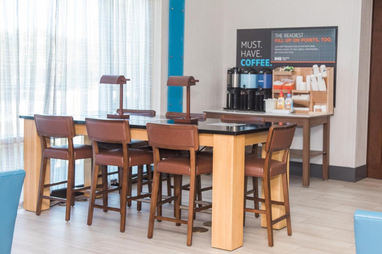 Holiday Inn Express Hotel & Suites Columbia-Fort Jackson By Ihg Εξωτερικό φωτογραφία