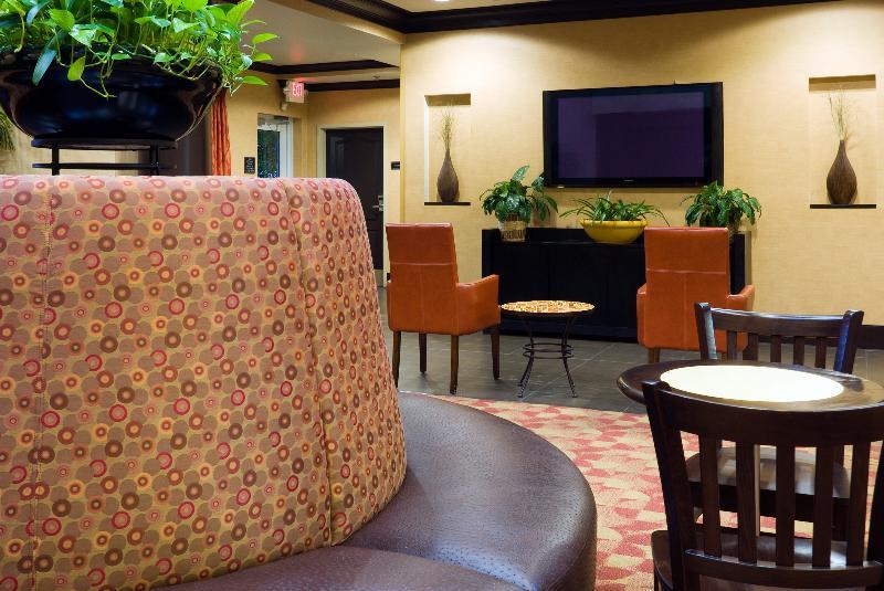 Holiday Inn Express Hotel & Suites Columbia-Fort Jackson By Ihg Εξωτερικό φωτογραφία